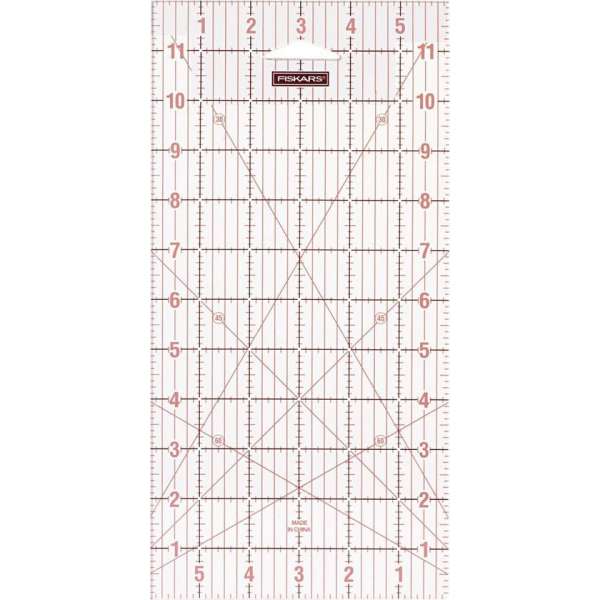 Fiskars Patchwork Liniaal - Transparant - 31x16 cm Fiskars Patchwork Liniaal - Transparant - 31x16 cm