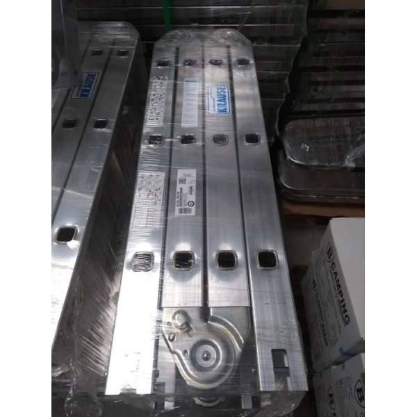 Vouwbare kamersteiger/ LADDER 4 X 3 TREDEN Vouwbare kamersteiger/ LADDER 4 X 3 TREDEN