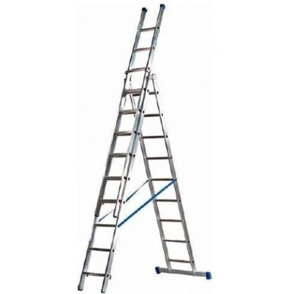 Reformladder driedelig recht 3x14 sporten + gevelrollen Reformladder driedelig recht 3x14 sporten + gevelrollen