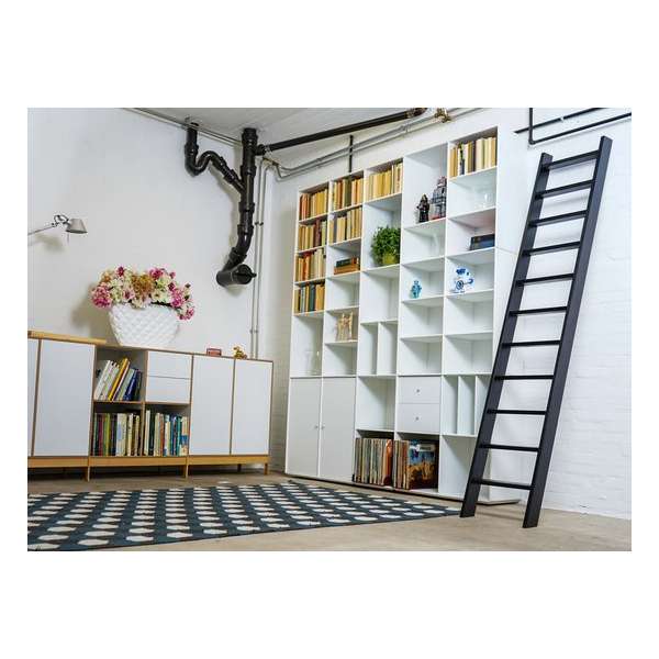 Houten Molenaarstrap | zwart eiken - 14 treden (266 cm) Houten Molenaarstrap | zwart eiken - 14 treden (266 cm)