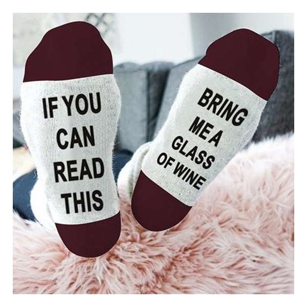 Grappige sokken If you can read this bring me a glass of wine Grappige sokken If you can read this bring me a glass of wine