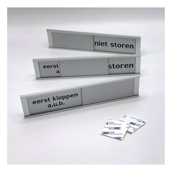 Schuifbordje Eerst Kloppen a.u.b. - Niet Storen - 255 mm x 57 mm - Bevestiging twee 3M dubbelzijdige stickers - Promessa-Design. Schuifbordje Eerst Kloppen a.u.b. - Niet Storen - 255 mm x 57 mm - Bevestiging twee 3M dubbelzijdige stickers - Promessa-Design.