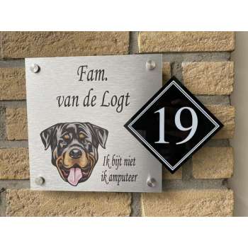 Naambordje voordeur hond Rottweiler kleur Rvs look
