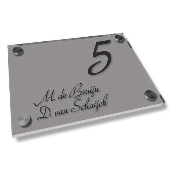 Naambordje voordeur een glashelder naambord zilver, 25x20cm Naambordje voordeur een glashelder naambord zilver, 25x20cm