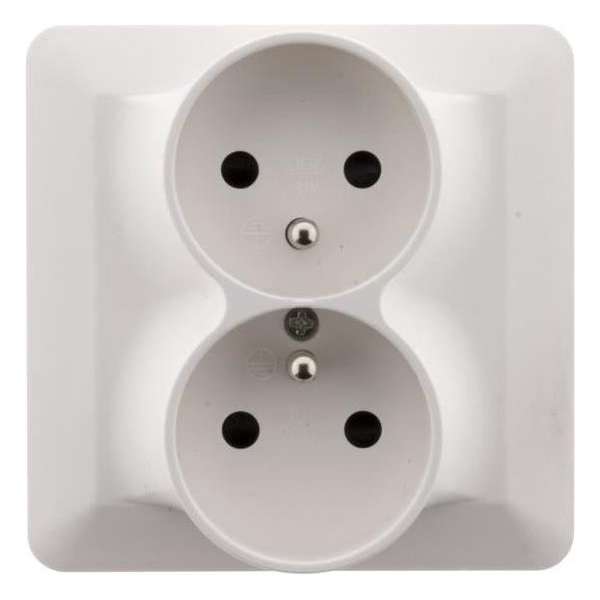 ARTEZO Dubbel stopcontact met aarde 2P + T 16 Een wit enkel station ARTEZO Dubbel stopcontact met aarde 2P + T 16 Een wit enkel station