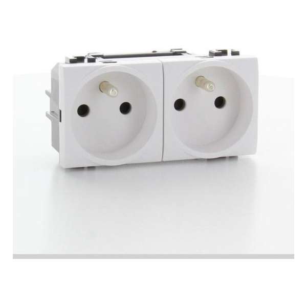 Bticino Living Light dubbel stopcontact voorbekabeld 2X2P+A 16A wit - N4142M2AN Bticino Living Light dubbel stopcontact voorbekabeld 2X2P+A 16A wit - N4142M2AN