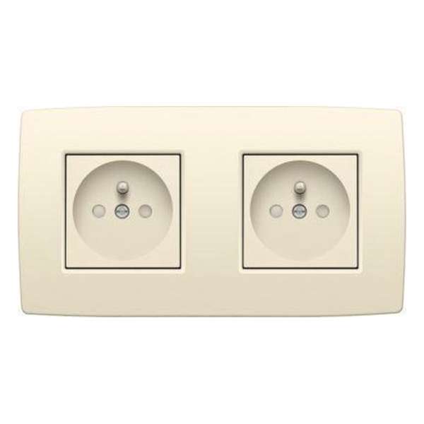 Dubbele wandcontactdoos + afdekplaat. horizontaal 2P+A(pen) en veiligheid. crèm Dubbele wandcontactdoos + afdekplaat. horizontaal 2P+A(pen) en veiligheid. crèm
