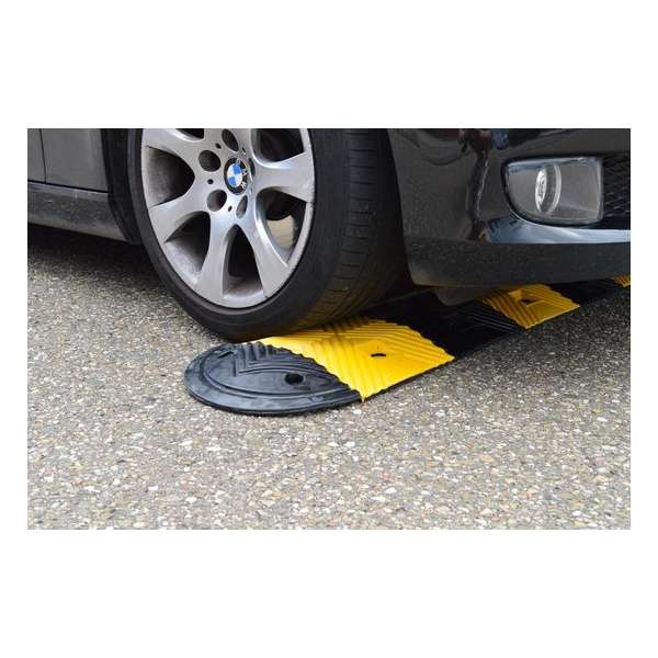 Verkeersdrempel 1,35 meter – 50 mm hoog – zonder reflectoren Verkeersdrempel 1,35 meter – 50 mm hoog – zonder reflectoren