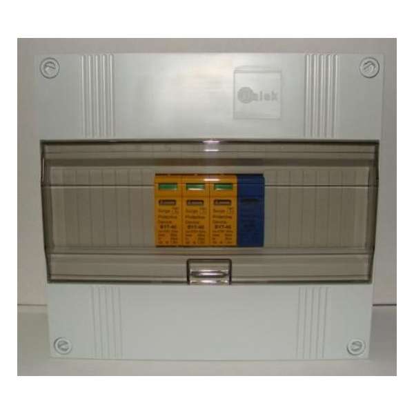 Overspanningsbeveiliging 3p+n in 12 modulen kast met buisinvoer Overspanningsbeveiliging 3p+n in 12 modulen kast met buisinvoer