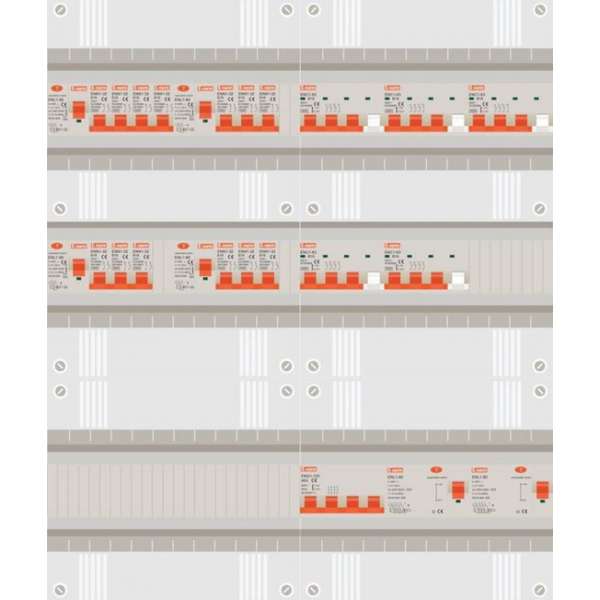 3 fase groepenkast met 13 licht groepen en 5 krachtgroepen