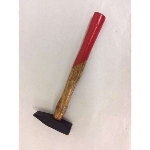 Bankhamer van 300 gram met houten gelakte steel van 29 cm Bankhamer van 300 gram met houten gelakte steel van 29 cm