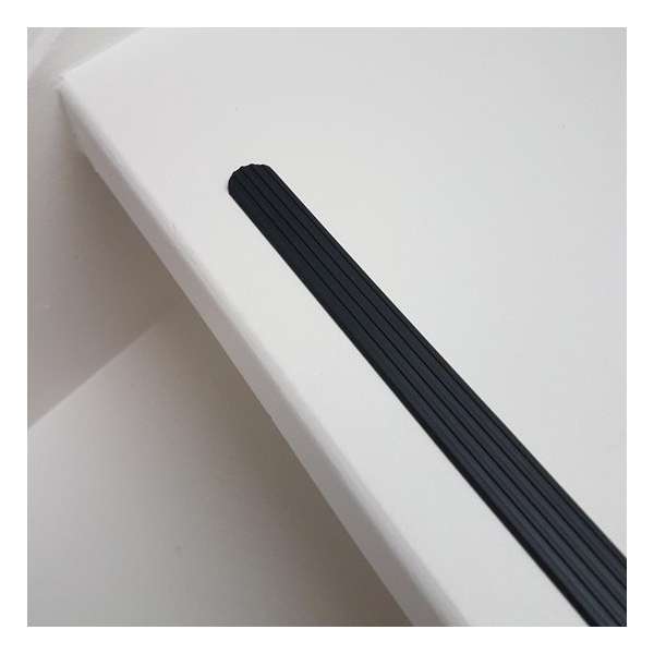 Antislip traptape met ronde uiteinden ANTRACIET- 3 strips van 16 mm breed x 75 cm lang Antislip traptape met ronde uiteinden ANTRACIET- 3 strips van 16 mm breed x 75 cm lang