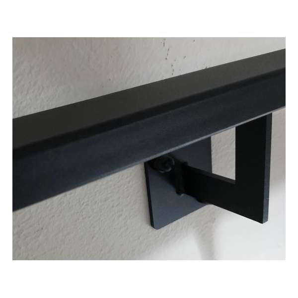 250cm. industriële trapleuning koker 60X30mm. gemaakt van degelijk staal. 2mm. dik 250cm. industriële trapleuning koker 60X30mm. gemaakt van degelijk staal. 2mm. dik