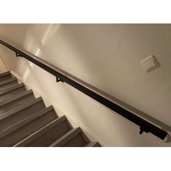 110cm. industriële trapleuning koker 40X20mm. gemaakt van degelijk staal. 2mm. dik